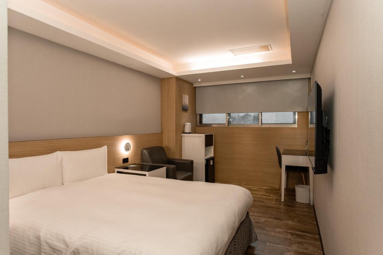 Hub Hotel Tucheng Exterior photo